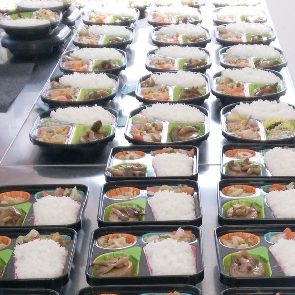 尼崎でご高齢者様向けの宅配弁当を作っております